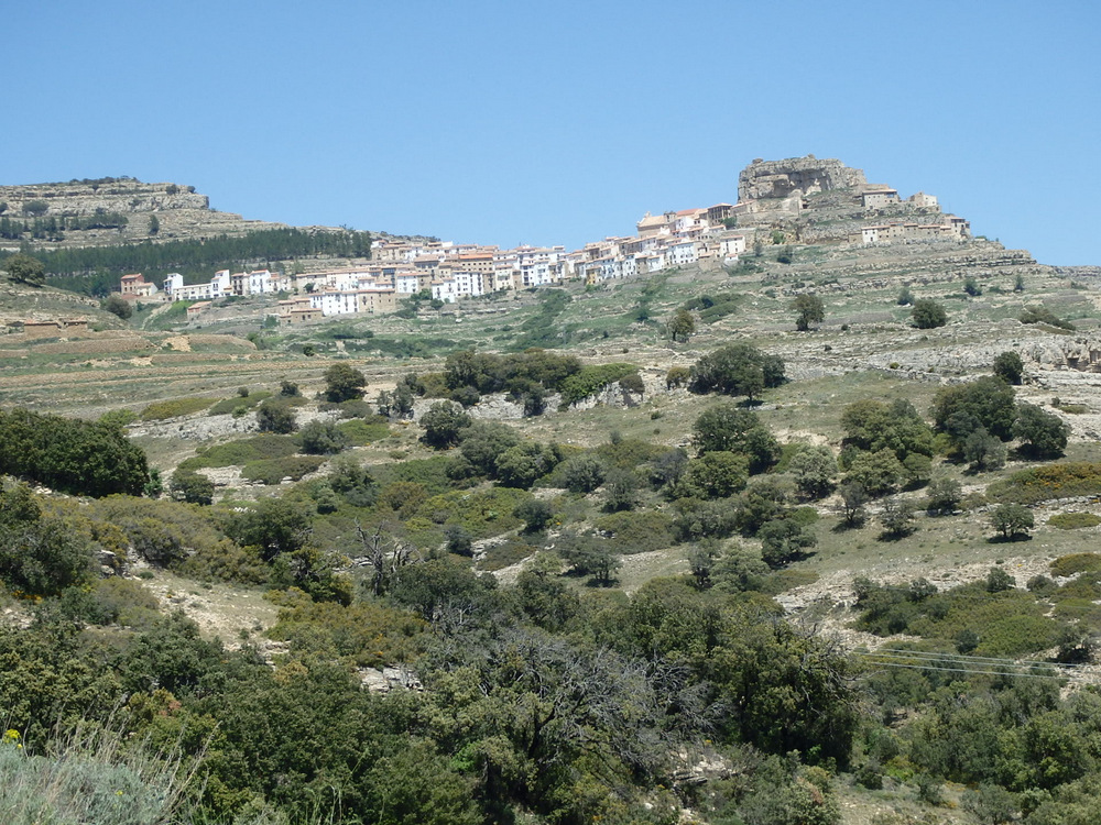Ares, hillside pueblos.